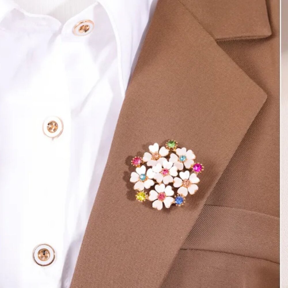 NEW Retro MCM Glam Crystal Studded Flower Cluster Brooch Pin - Picture 2 of 3